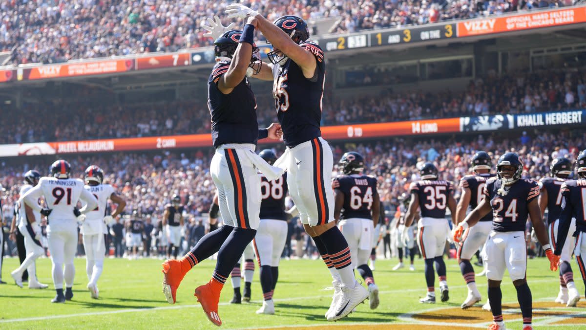 Justin Fields finally playing for Northwestern coach and Bears fan