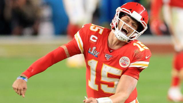 PRO FORECAST | FANTASY FOOTBALL MAGAZINE 2021 | PATRICK MAHOMES ON A COVER