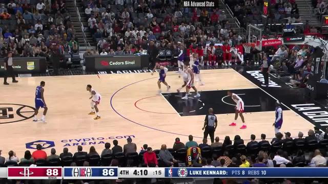 Clippers live-ball turnovers lead to baskets