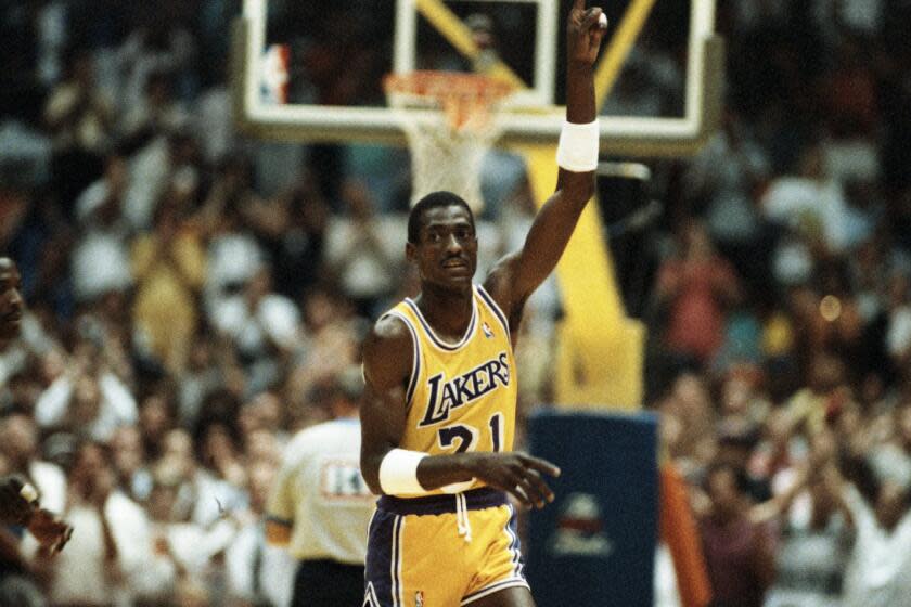 Magic Johnson raves about Michael Cooper making it into Hall of Fame