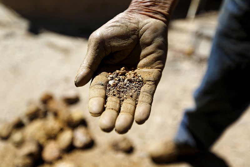 Chile replantea seguridad minera tras muerte de trabajadores y ampliación de alcantarillado