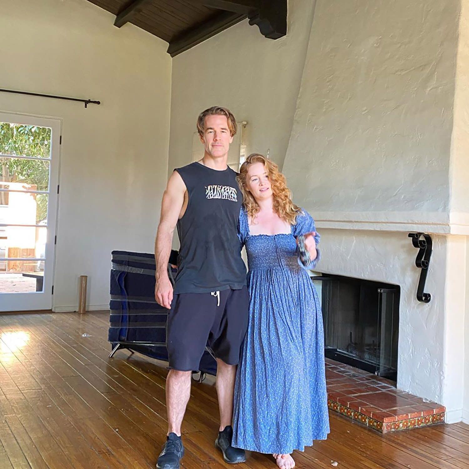 James Van Der Beek and His Family Are Moving from Los Angeles to Texas: 'Onto the Next Big Adventure!' - Yahoo Entertainment