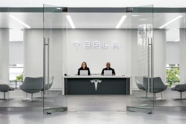 Tesla裁員持續擴大，新車部主管與超級充電站部門全被炒