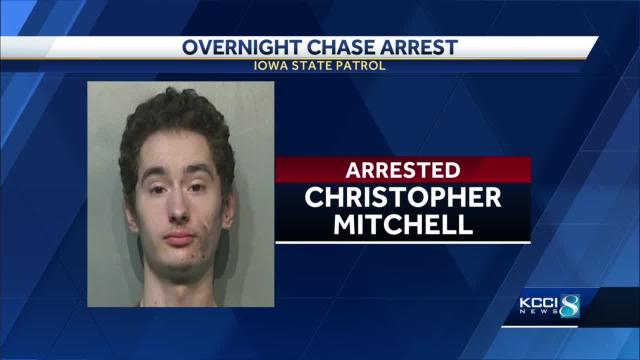 Moines des with naked police charged assaulting man Naked man