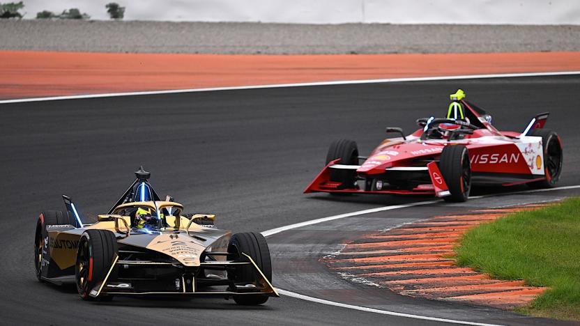 Stoffel Vandoorne, DS Penske, DS E-Tense FE23 leads Oliver Rowland, Nissan Formula E Team, Nissan e-4ORCE 04 (Stoffel Vandoorne, DS Penske, DS E-Tense FE23 leads Oliver Rowland, Nissan Formula E Team, Nissan e-4ORCE 04, ASCII, 109 components, 109 byte