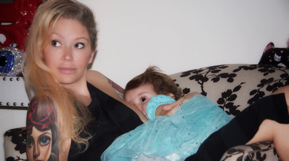 Breastfeeding Son Porn Captions - Jenna Jameson posts breastfeeding photo at 21 months