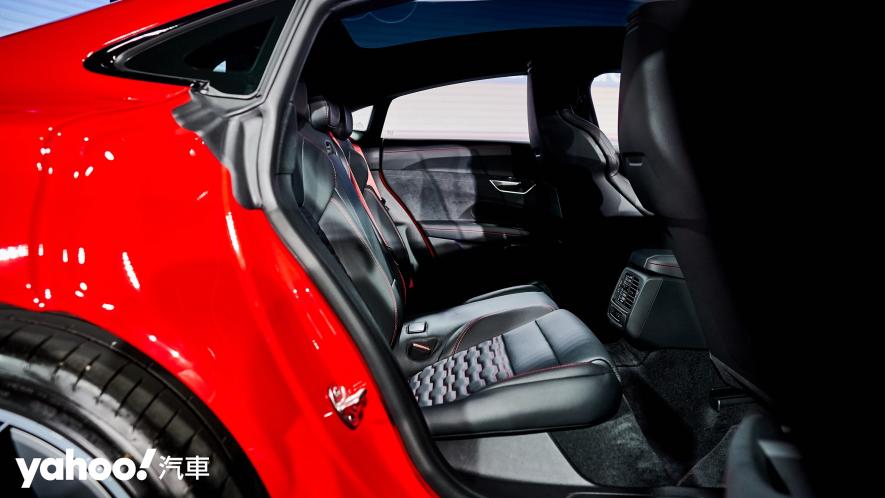 2022 Audi e-tron GT狂野上陣！電能與時尚間的超感性選擇！ - 13