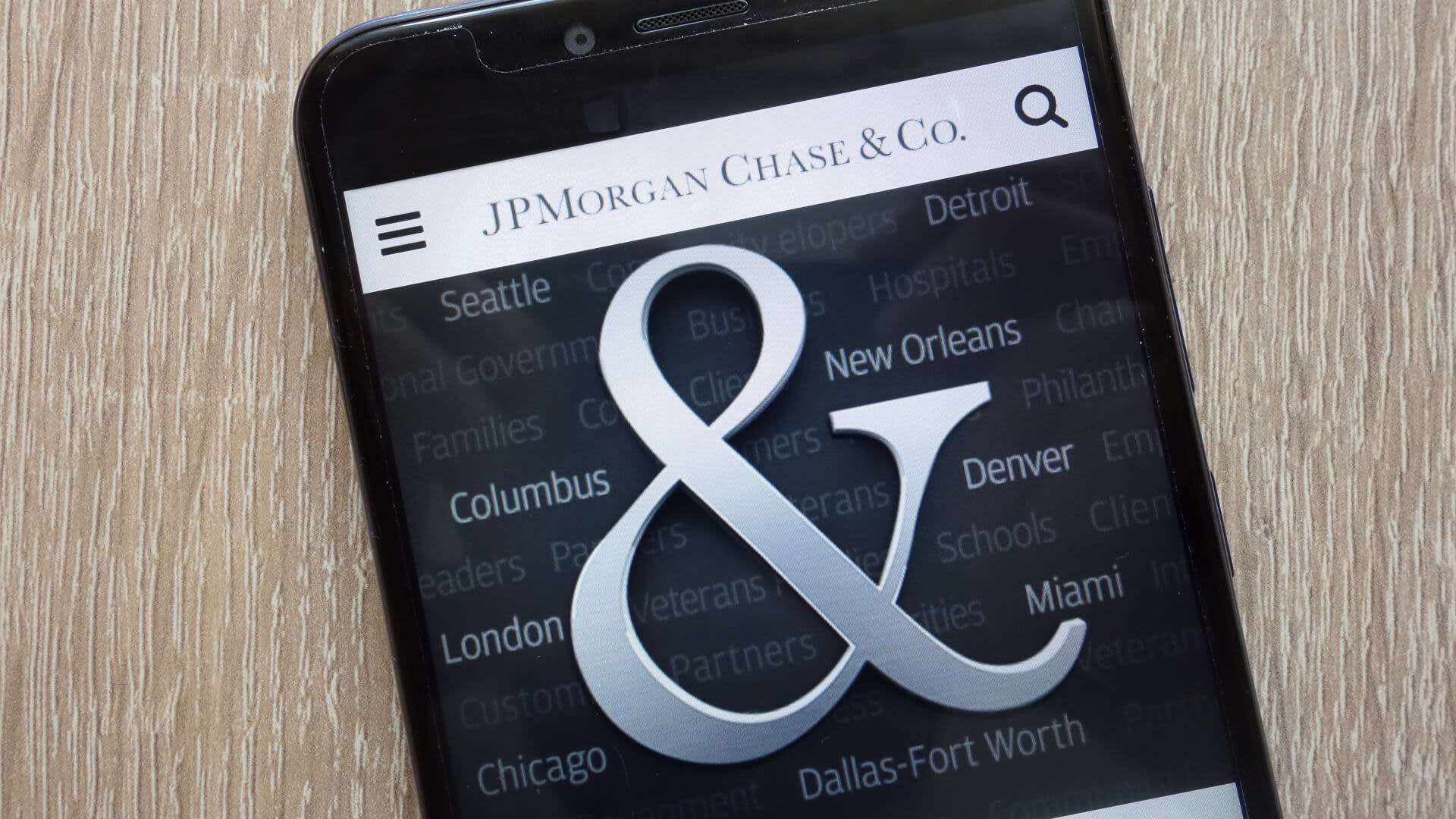 JPMorgan has a new free investing app — here are some other popular alternatives