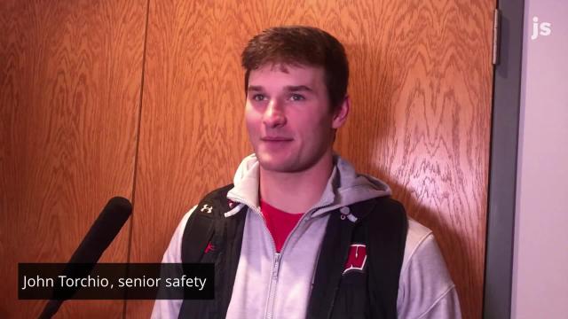 Wisconsin players voice support of Jim Leonhard, satisfaction of win over Nebraska