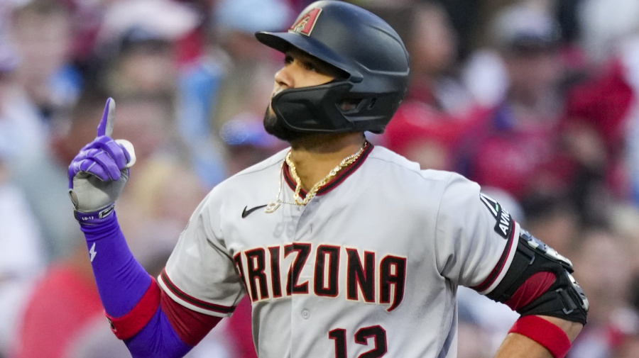 Nathaniel Lowe rips a solo home run to extend Rangers' lead vs