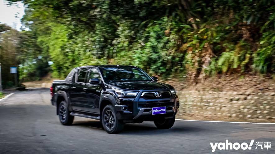 萬鈞之勢要輾壓的不只是惡地！2020 Toyota Hilux 2.8小改款西岸濱海試駕！ - 1