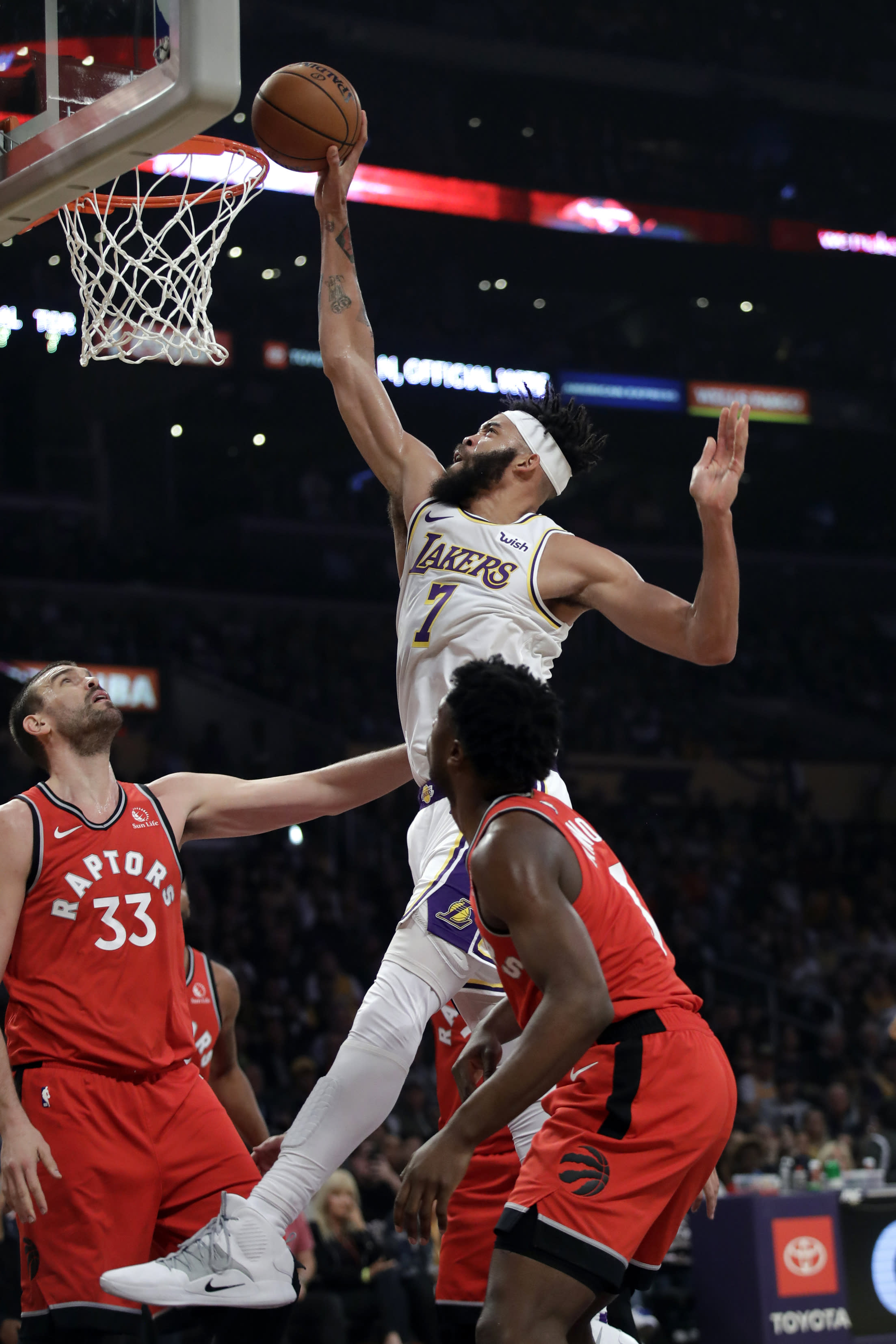 Raptors end Lakers' 7-game winning streak in 113-104 victory