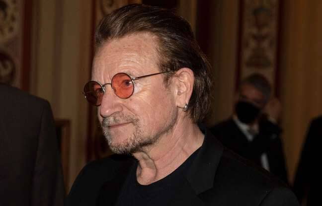 U2 singer Bono gives a concert for peace and freedom in the kyiv metro