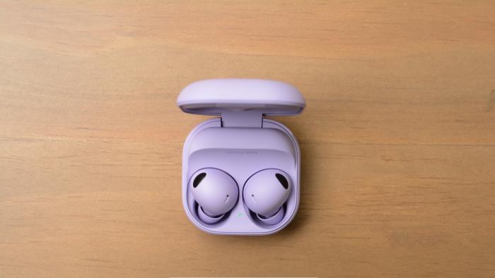 Samsung Galaxy Buds 2 Pro in bora purple. 