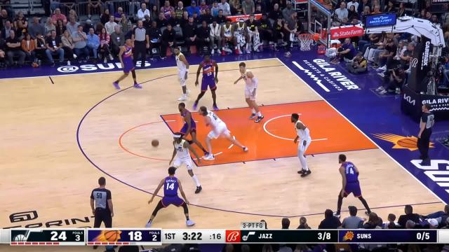 Mikal Bridges with a 2-pointer vs the Utah Jazz