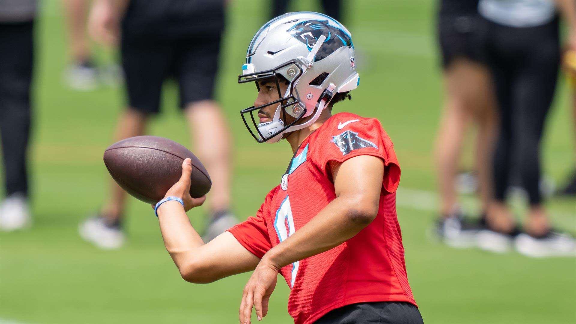 Carolina Panthers to debut black helmet vs Falcons on TNF