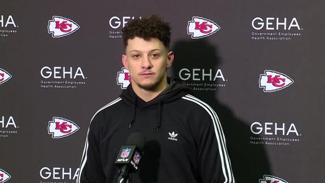 Mahomes tosses 2 TDs as Chiefs dispatch Buffalo