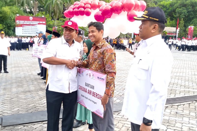 Tiga BUMN rayakan HUT Kemerdekaan RI di Padang, ini CSR yang dilakukan