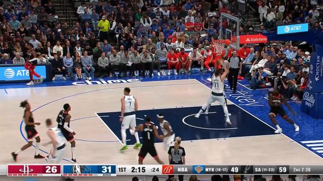 Davis Bertans with a dunk vs the Houston Rockets