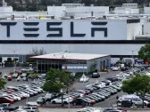 Safety regulator probing whether Tesla’s recall of 2 million vehicles with Autopilot was adequate to fix safety threat