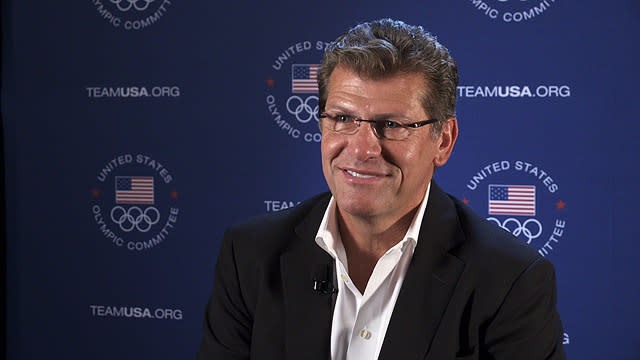 Geno Auriemma, Basketball