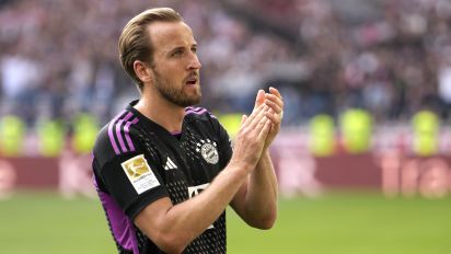 Getty Images - STUTTGART, GERMANY - MAY 04: Harry Kane of Bayern Munich applauds the fans following the team's defeat during the Bundesliga match between VfB Stuttgart and FC Bayern München at MHPArena on May 04, 2024 in Stuttgart, Germany. (Photo by S. Mellar/FC Bayern via Getty Images)