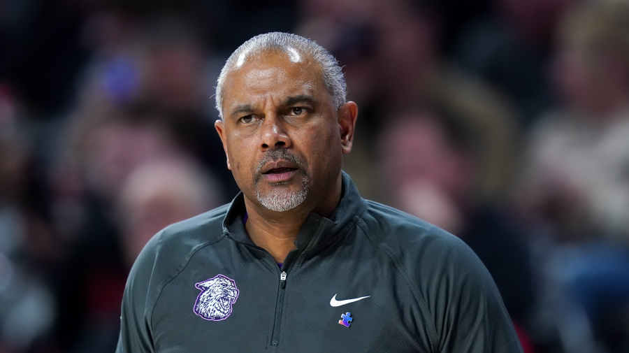 Getty Images - CINCINNATI, OHIO - MARCH 02: Head coach Jerome Tang of the Kansas State Wildcats looks on in the second half against the Cincinnati Bearcats at Fifth Third Arena on March 02, 2024 in Cincinnati, Ohio. (Photo by Dylan Buell/Getty Images)