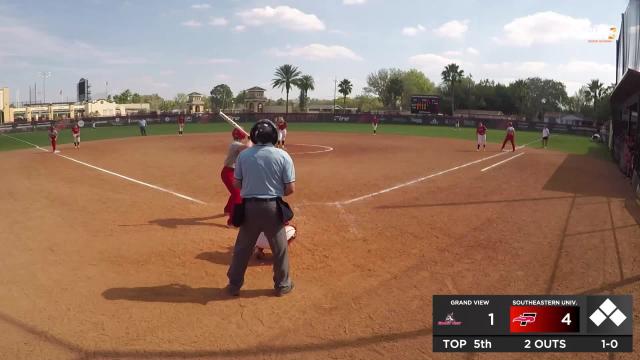 Southeastern softball players help an injured Grand View player in an unbelievable way