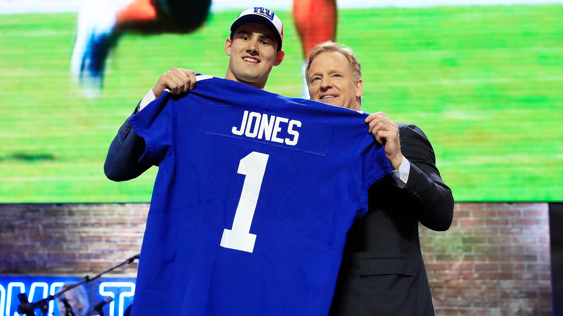 The Giants are letting Daniel Jones down, not the other way around