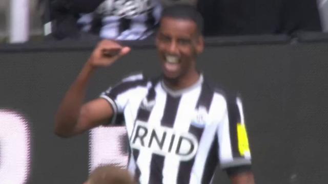 Isak's brace gives Newcastle 3-0 lead v. Tottenham