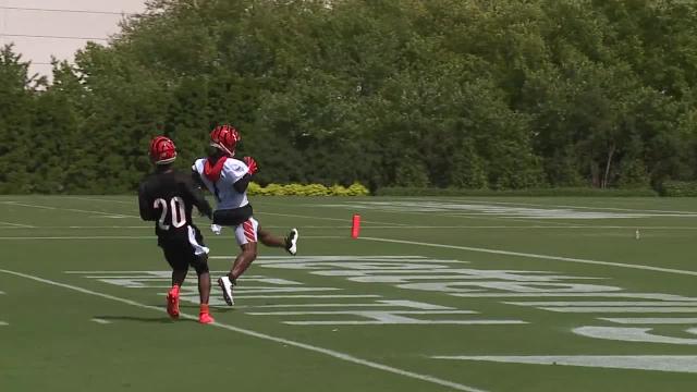 WATCH: Ja'Marr Chase dances past Eli Apple, into end zone during Bengals  training camp