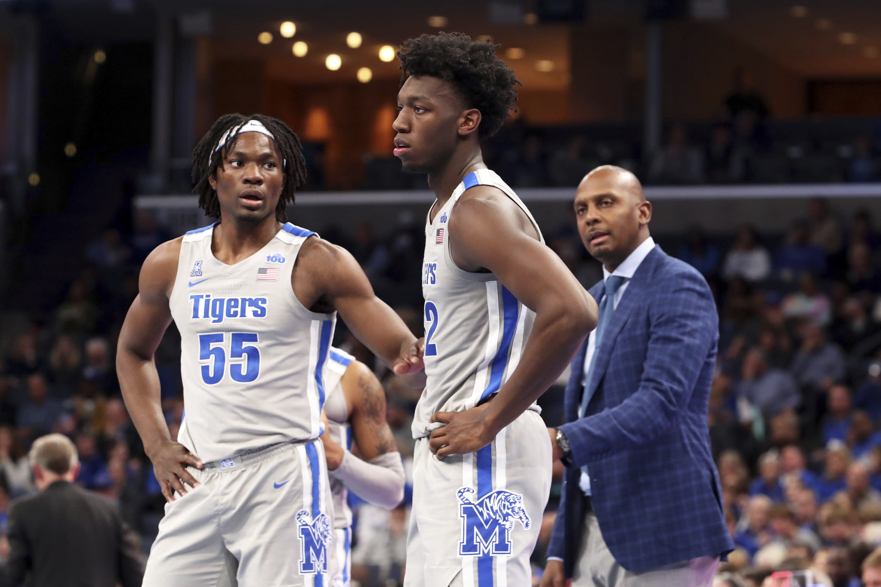 Memphis' Wiseman has temporary restraining order to play