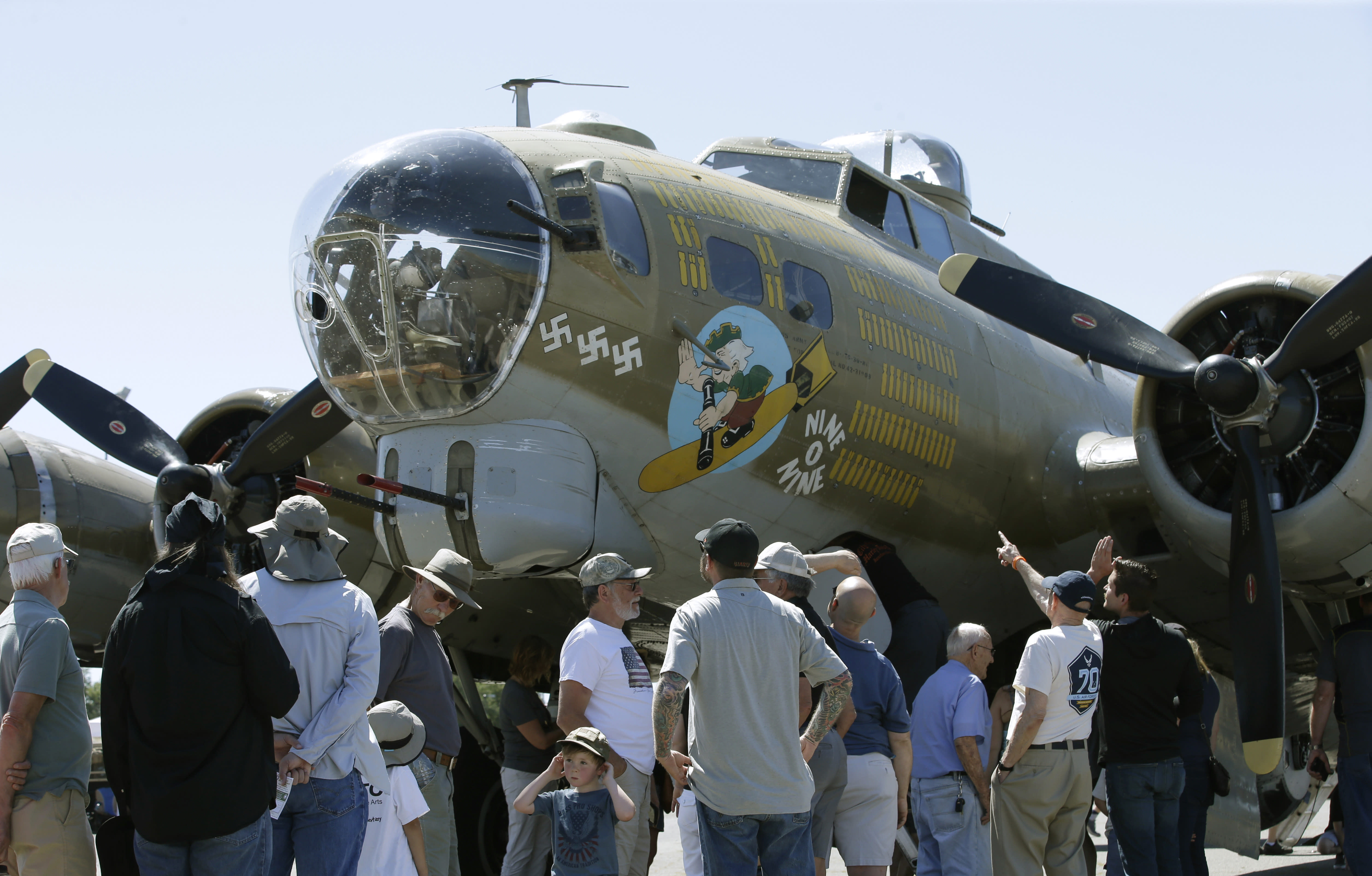 Vintage B Amp W Hardcore Bondage Porn - Vintage airplane pilots shaken by Connecticut crash of B-17