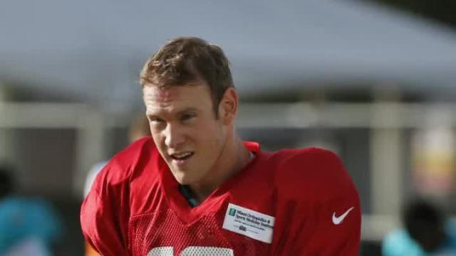 Ryan Tannehill leaves Dolphins practice with apparent leg injury