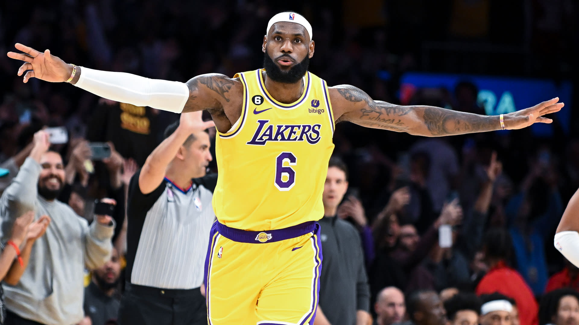 Lakers' LeBron James Has NBA Twitter Hyped After Drew League