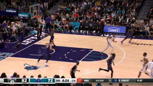 Kevin Durant with a buzzer beater vs the Charlotte Hornets