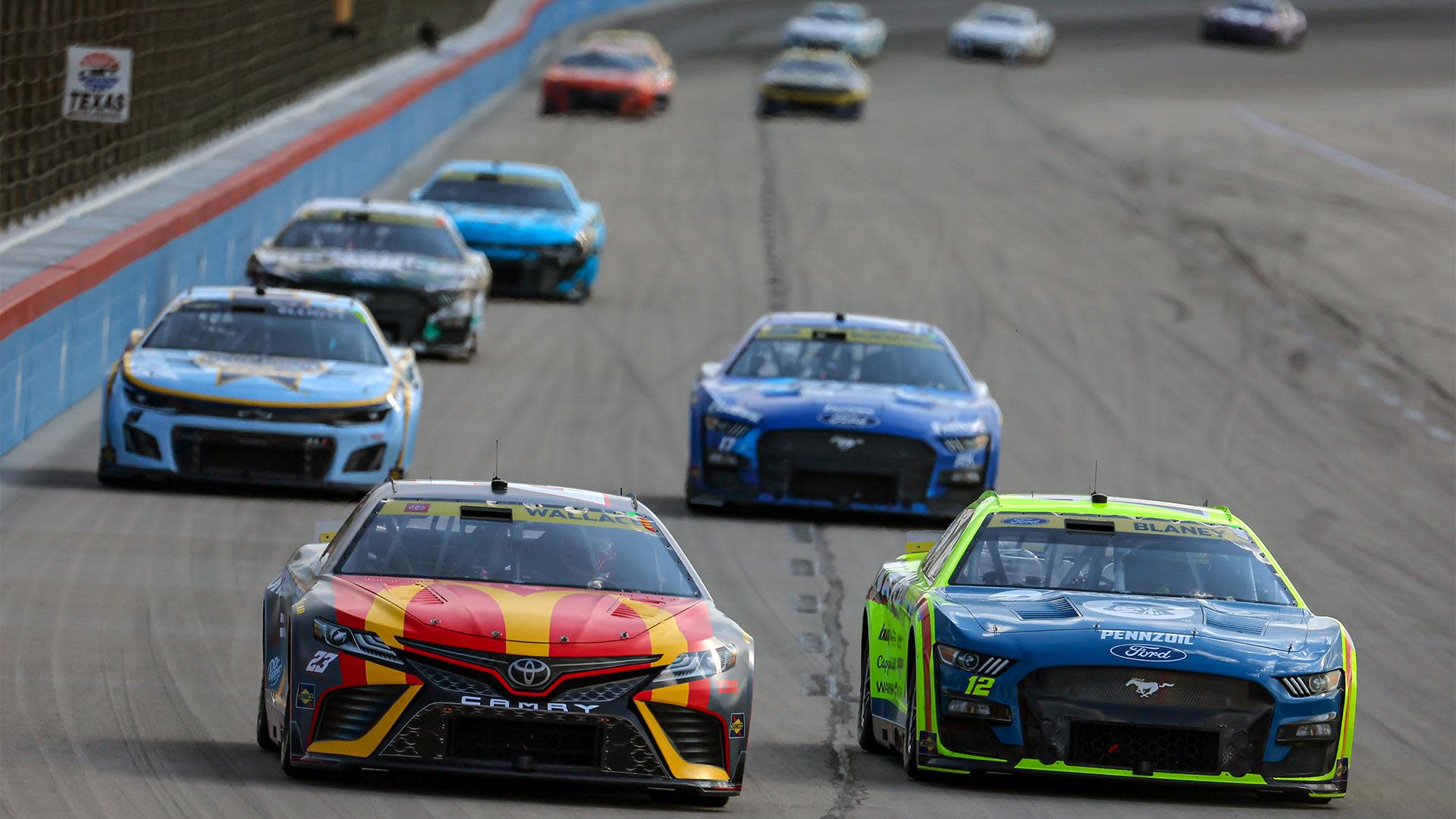 NASCAR live stream: Start time, TV channel, live stream for AutoTrader  EchoPark Automotive 400 Cup Series race - DraftKings Network