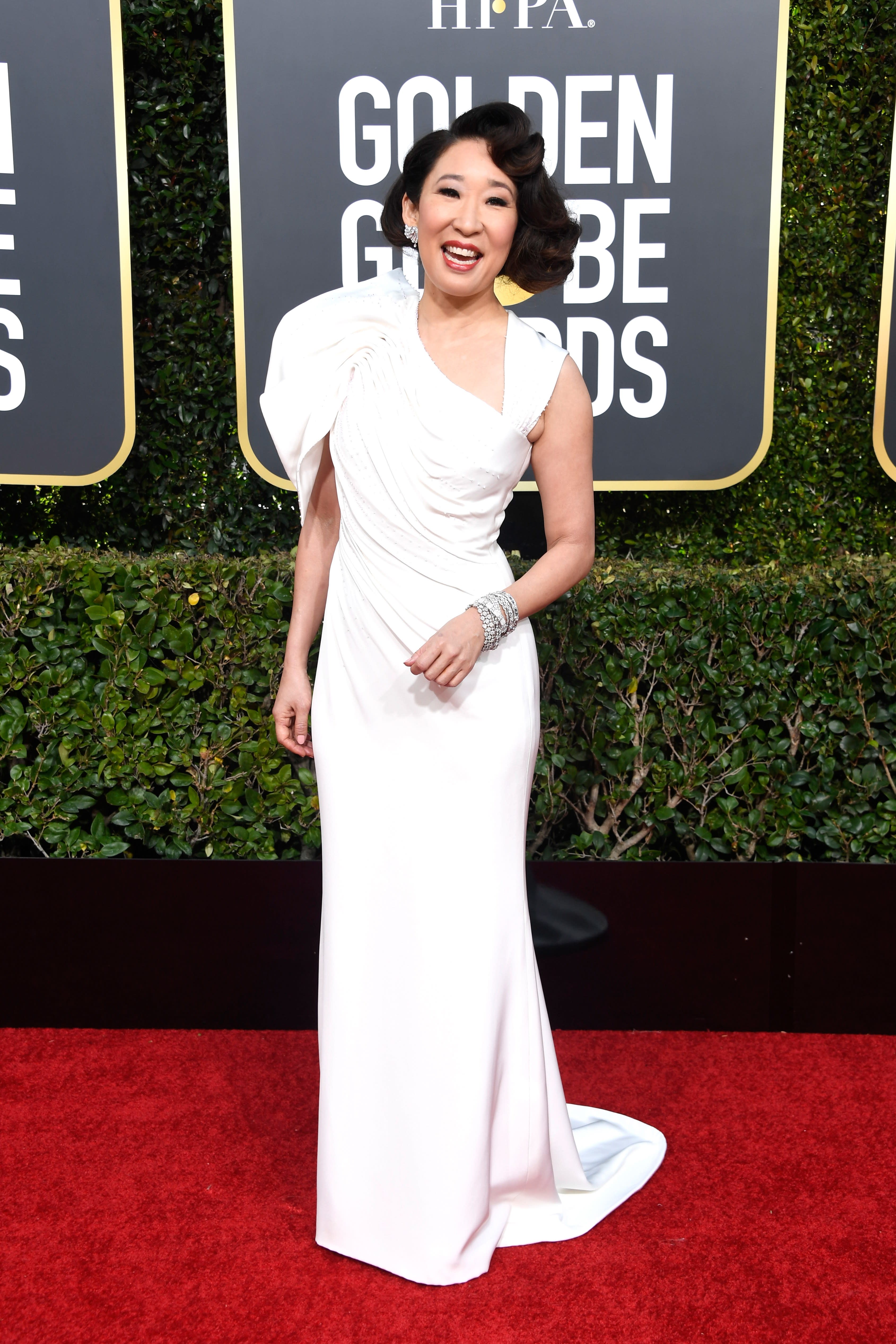 Golden Globes 2019: Why Sandra Oh Wore Only Female Designers to Host3379 x 5068