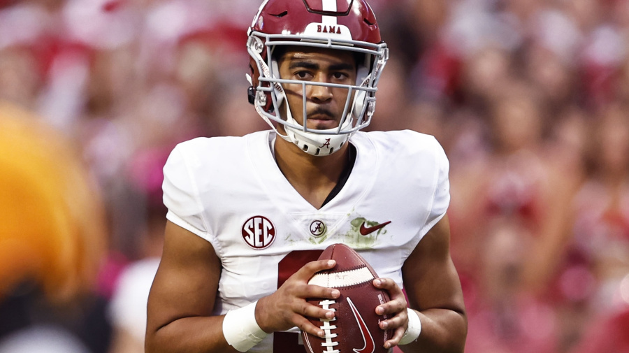 How Tua Tagovailoa Stepped Up, Dropped Back, and Saved Alabama - The New  York Times