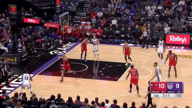 Keegan Murray with a 2-pointer vs the Chicago Bulls