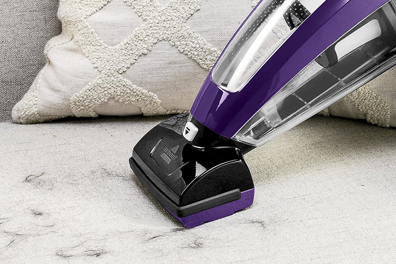 This Handheld Vacuum Is ‘Fabulous’ for Picking Up Cat Litter and Pet