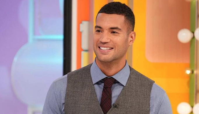 Retired Nfl Player Is The Newest Male Model On The Price