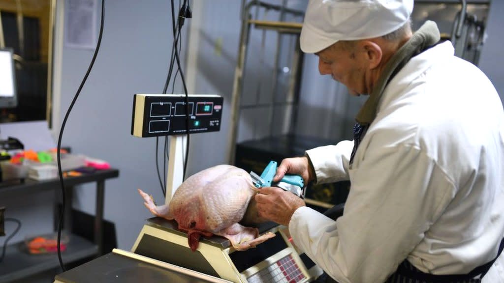 Travel rules relaxed for Christmas turkey farm workers