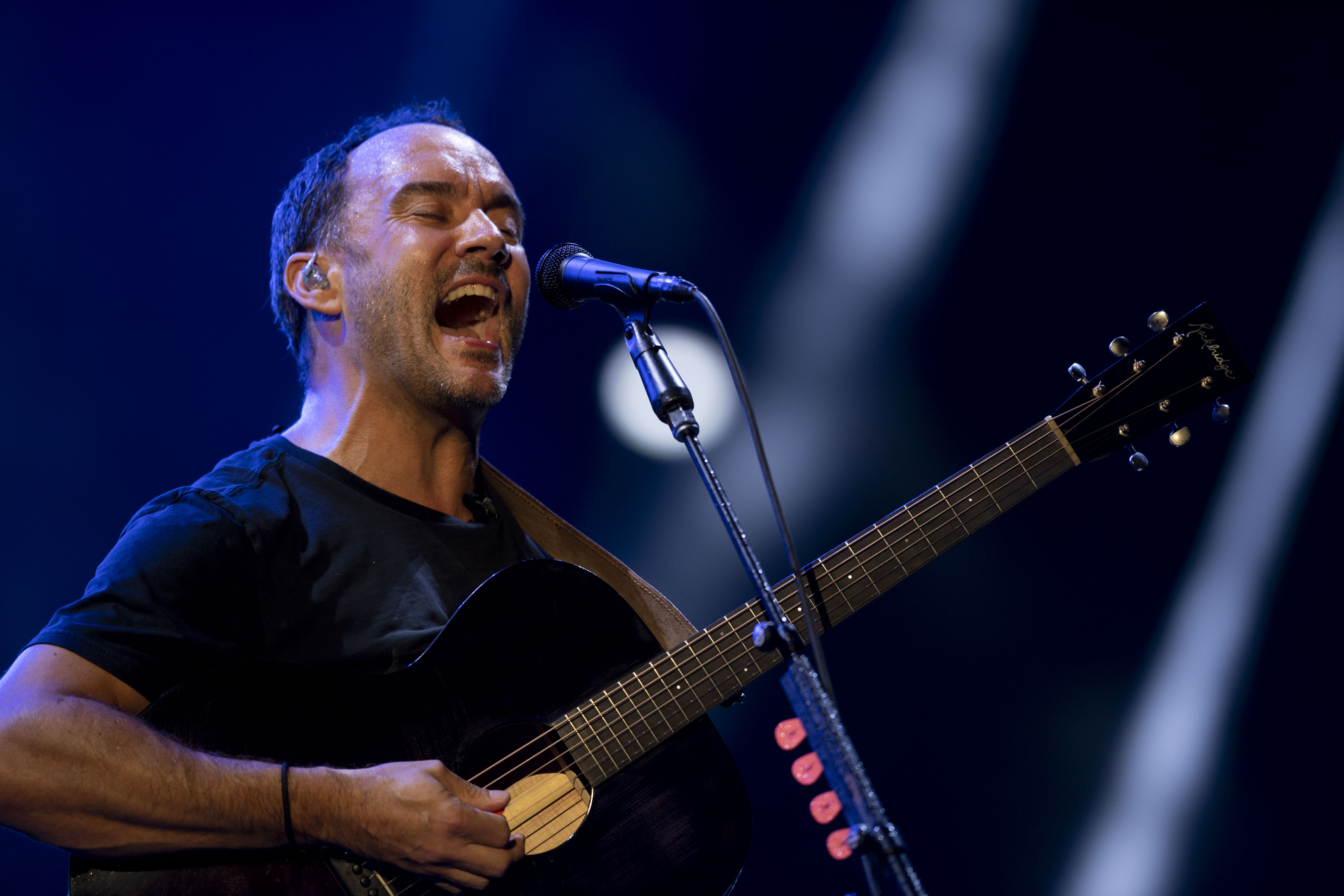 Dave Matthews livestream concert by Verizon's 'Pay It Foward Live' [Video]