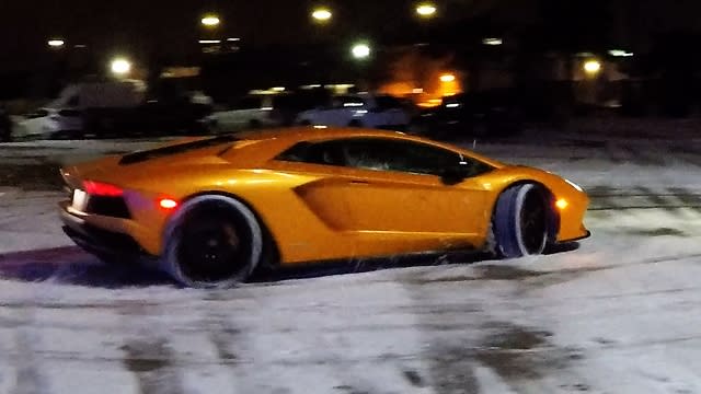 lamborghini drifting in snow