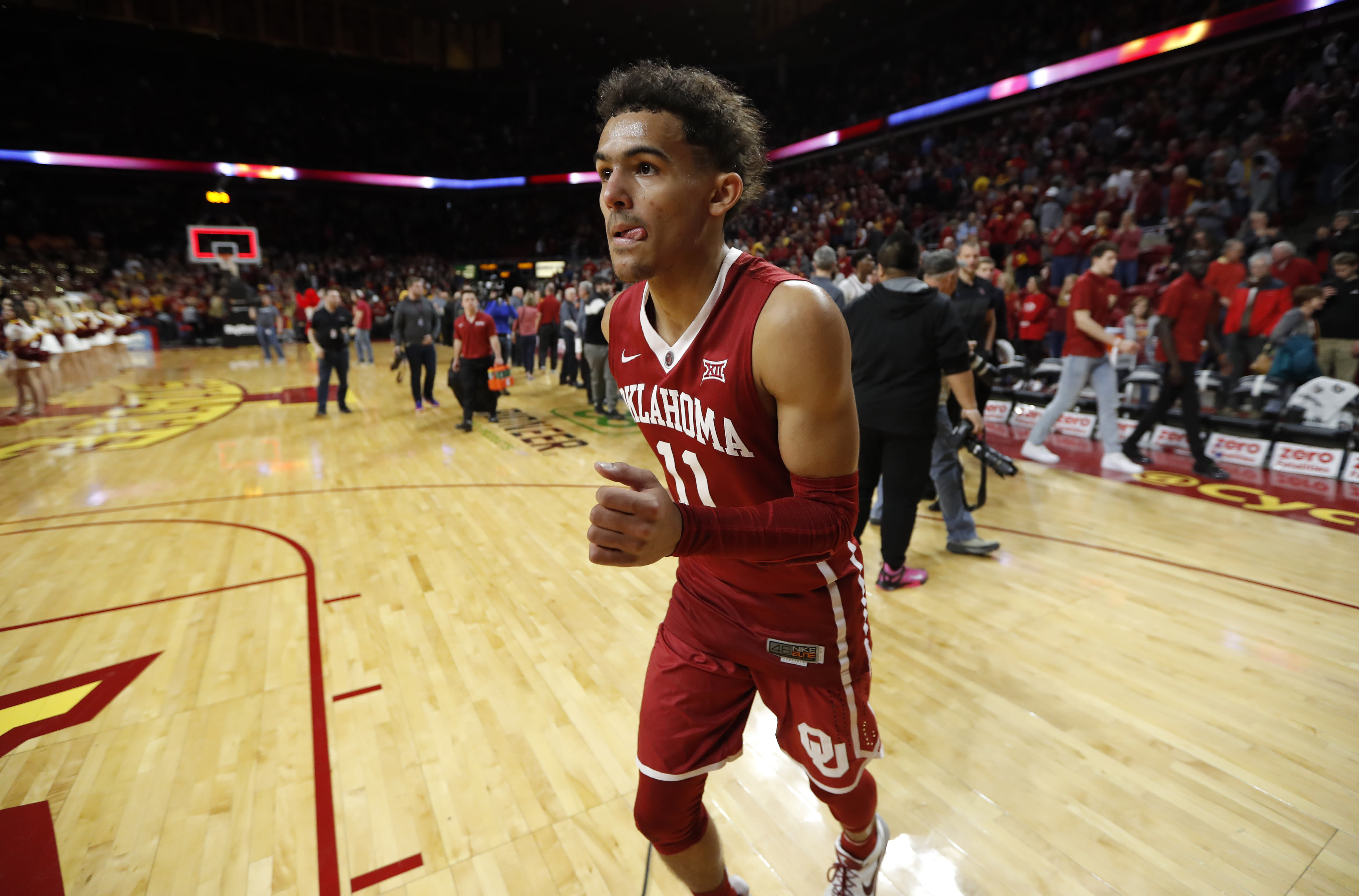 trae young college jersey