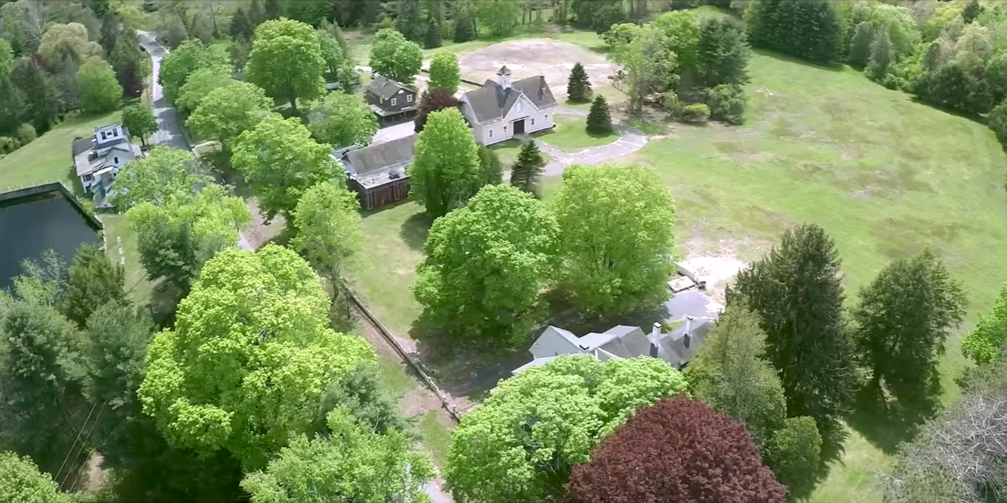 Nobody wants to buy this Connecticut ghost town that&#39;s on sale for $2.62 million