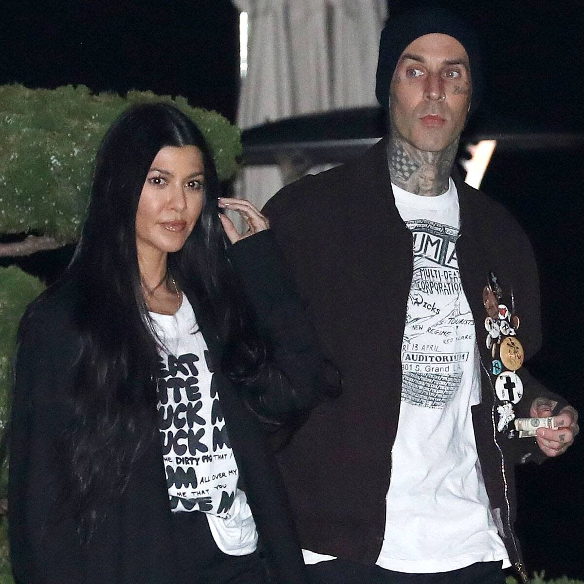 Kourtney Kardashian Bonds With Travis Barkerâ€™s Kids During Beach Getaway - Yahoo Entertainment