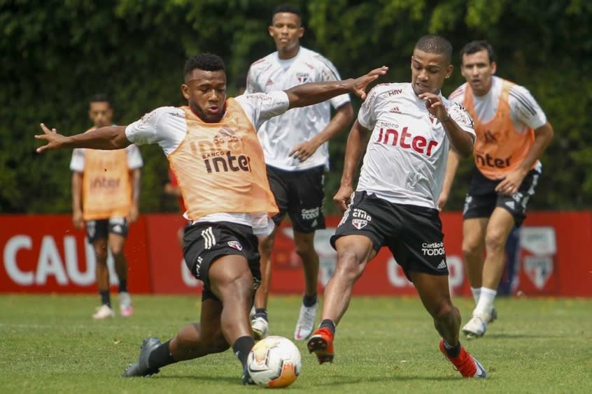 De olho na LDU, Fernando Diniz comanda treino tático no ...