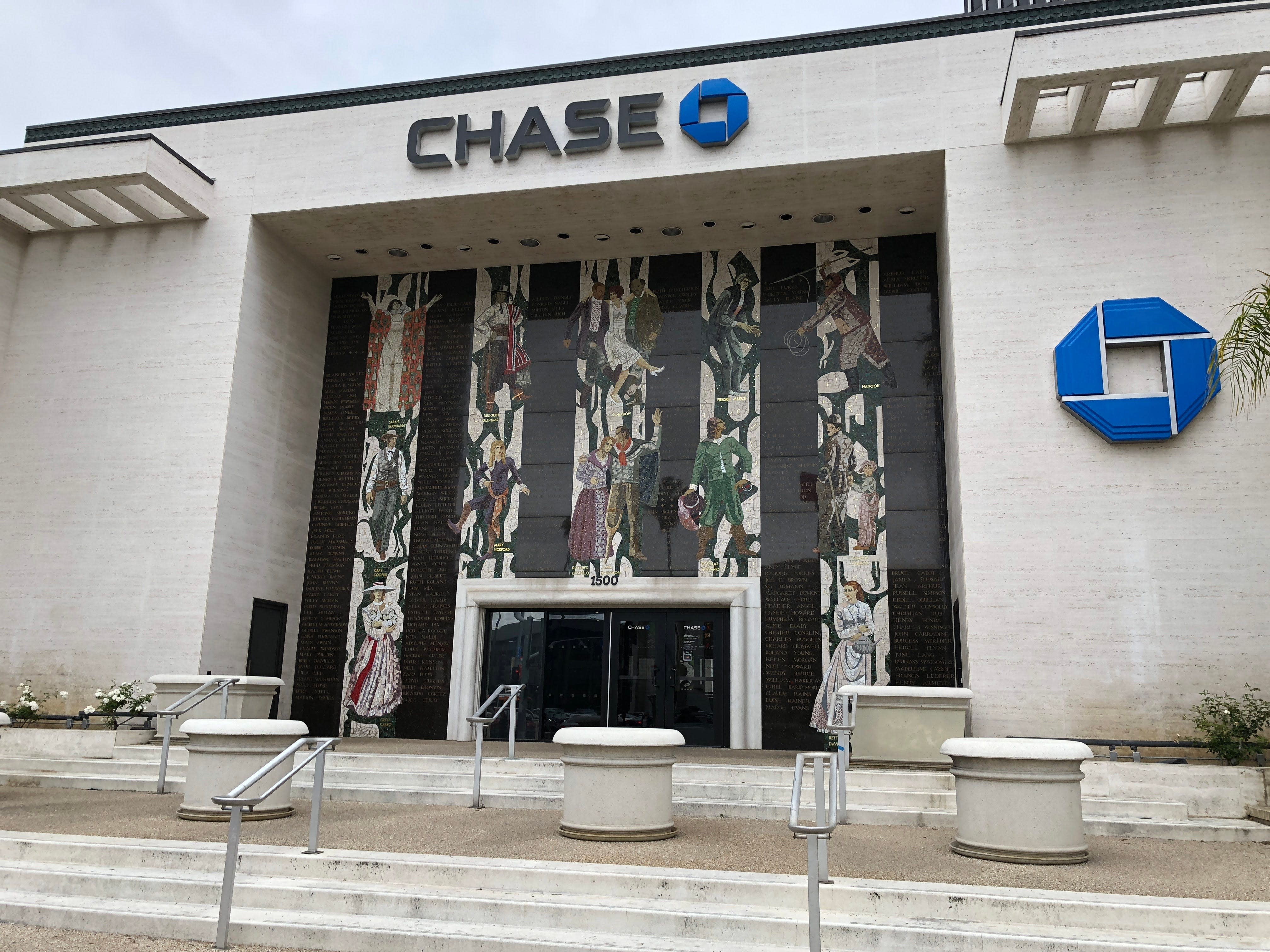 According to the lawsuit, Chase Bank has mixed applications for the